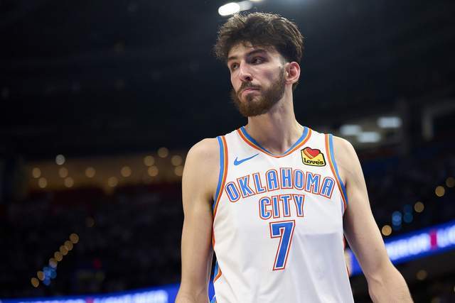 詹姆斯父子同台合砍19分 湖人季前赛不敌太阳